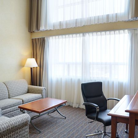 Holiday Inn Hotel & Suites London By Ihg Exteriör bild