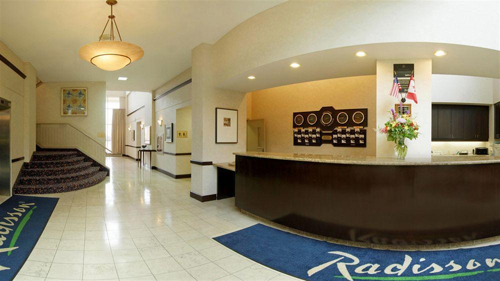 Holiday Inn Hotel & Suites London By Ihg Exteriör bild