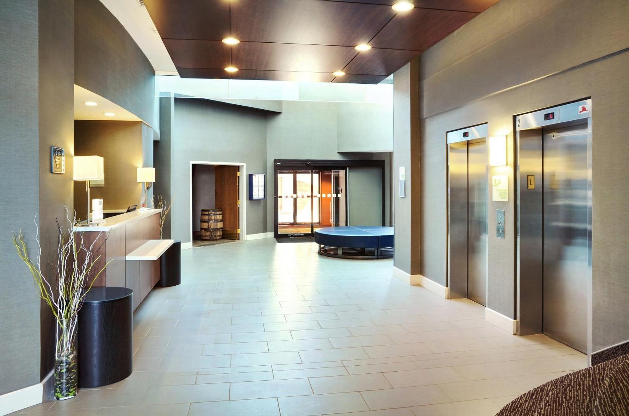 Holiday Inn Hotel & Suites London By Ihg Exteriör bild