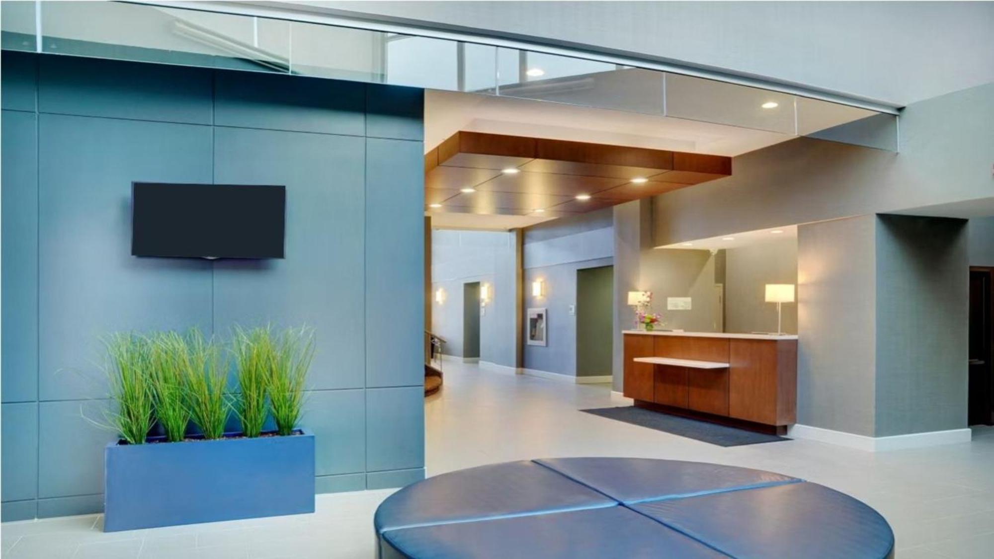 Holiday Inn Hotel & Suites London By Ihg Exteriör bild