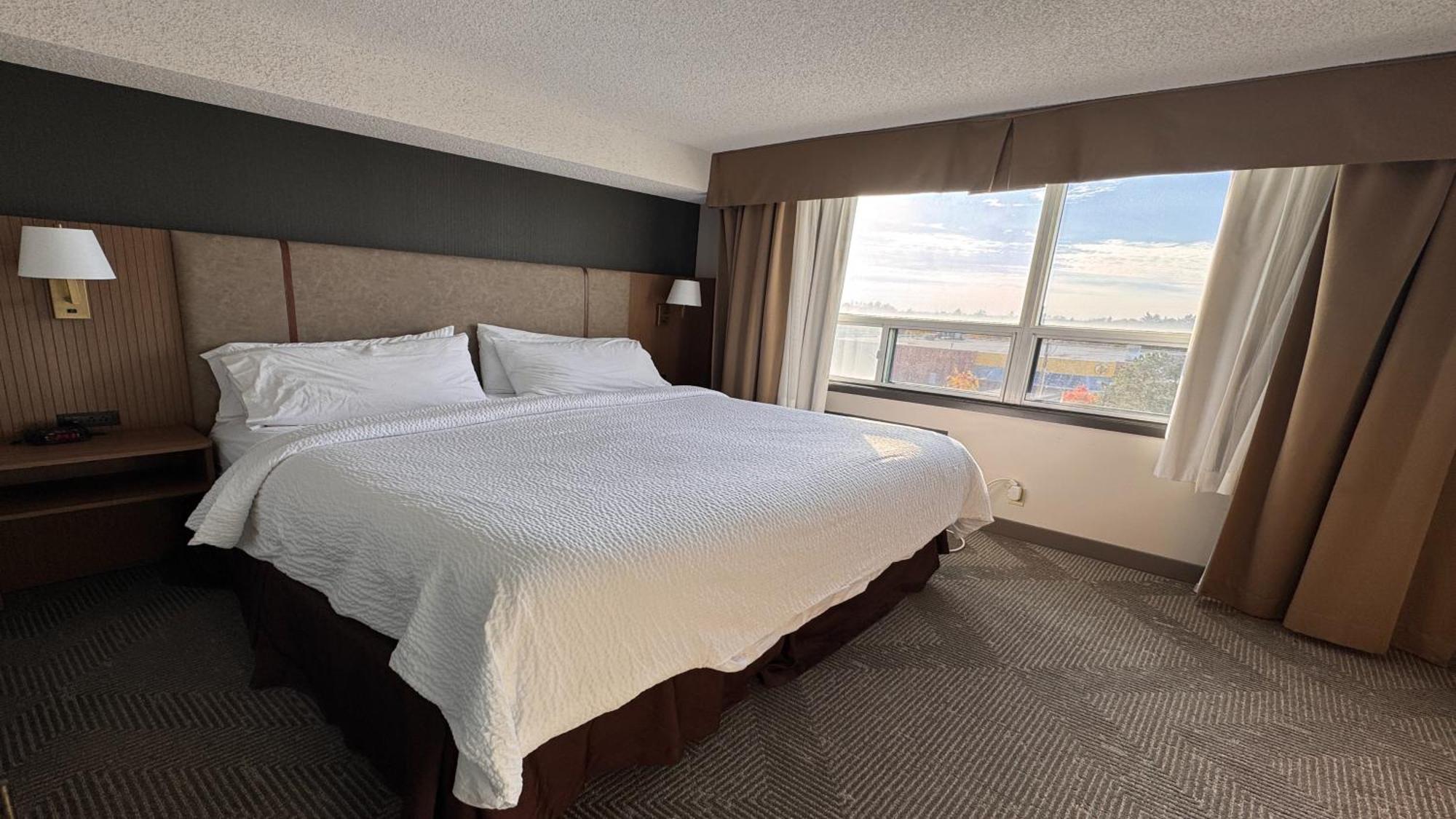 Holiday Inn Hotel & Suites London By Ihg Exteriör bild